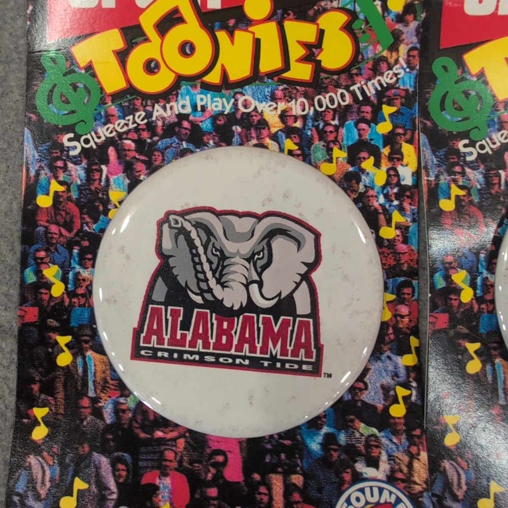 15pc Lot Vintage Alabama Crimson Tide Sport Pinback Buttons SOUND DOES NOT WORK - Picture 2 of 3